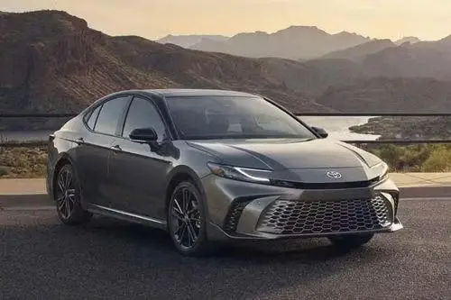 Toyota triệu hồi 655.000 xe Camry trên toàn cầu do lỗi cụm đồng hồ