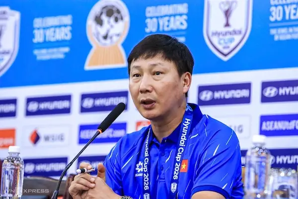 HLV Kim Sang sik gửi lời cảnh báo tới Singapore